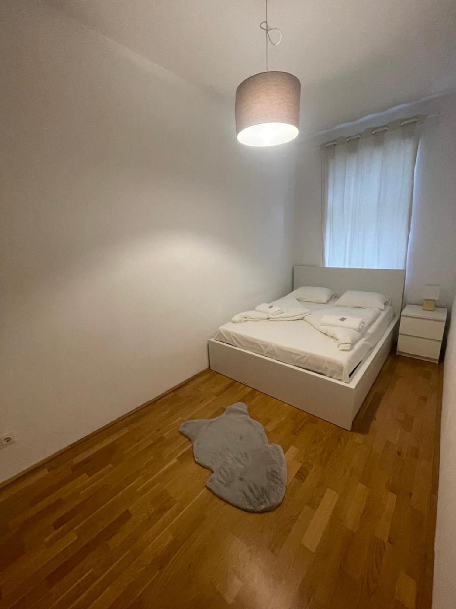Cozy Three-room 14 *