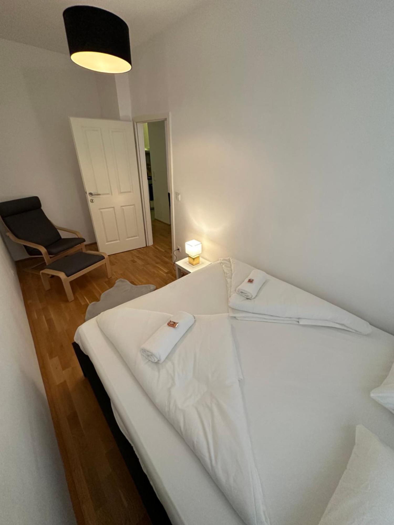 Cozy Three-room 14 *
