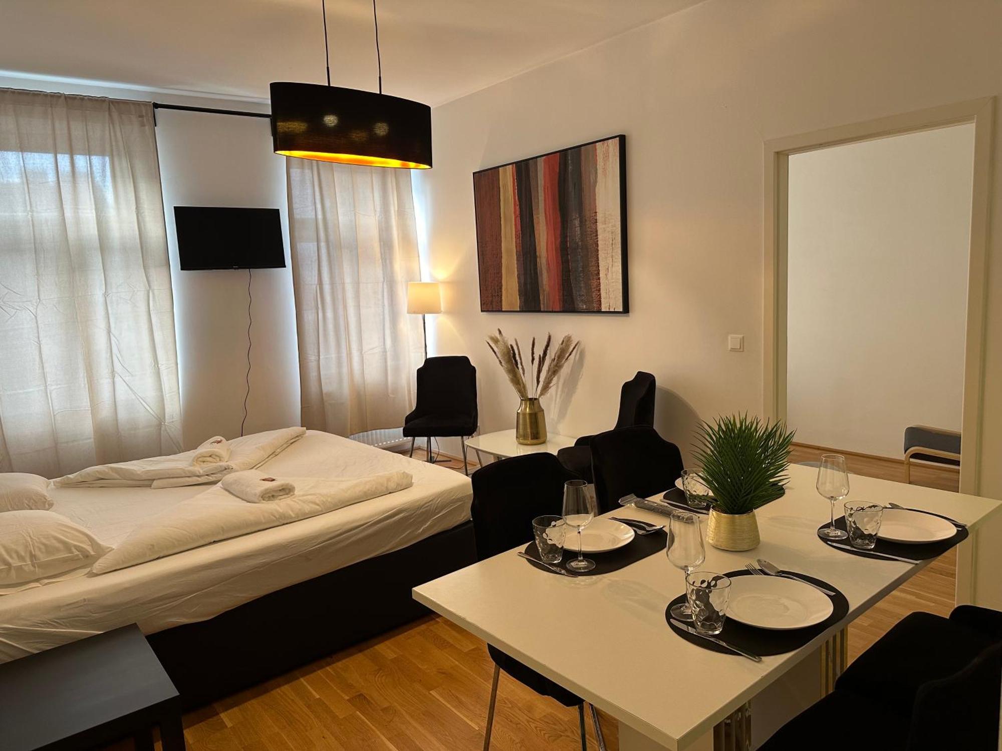 Cozy Three-room 14 *