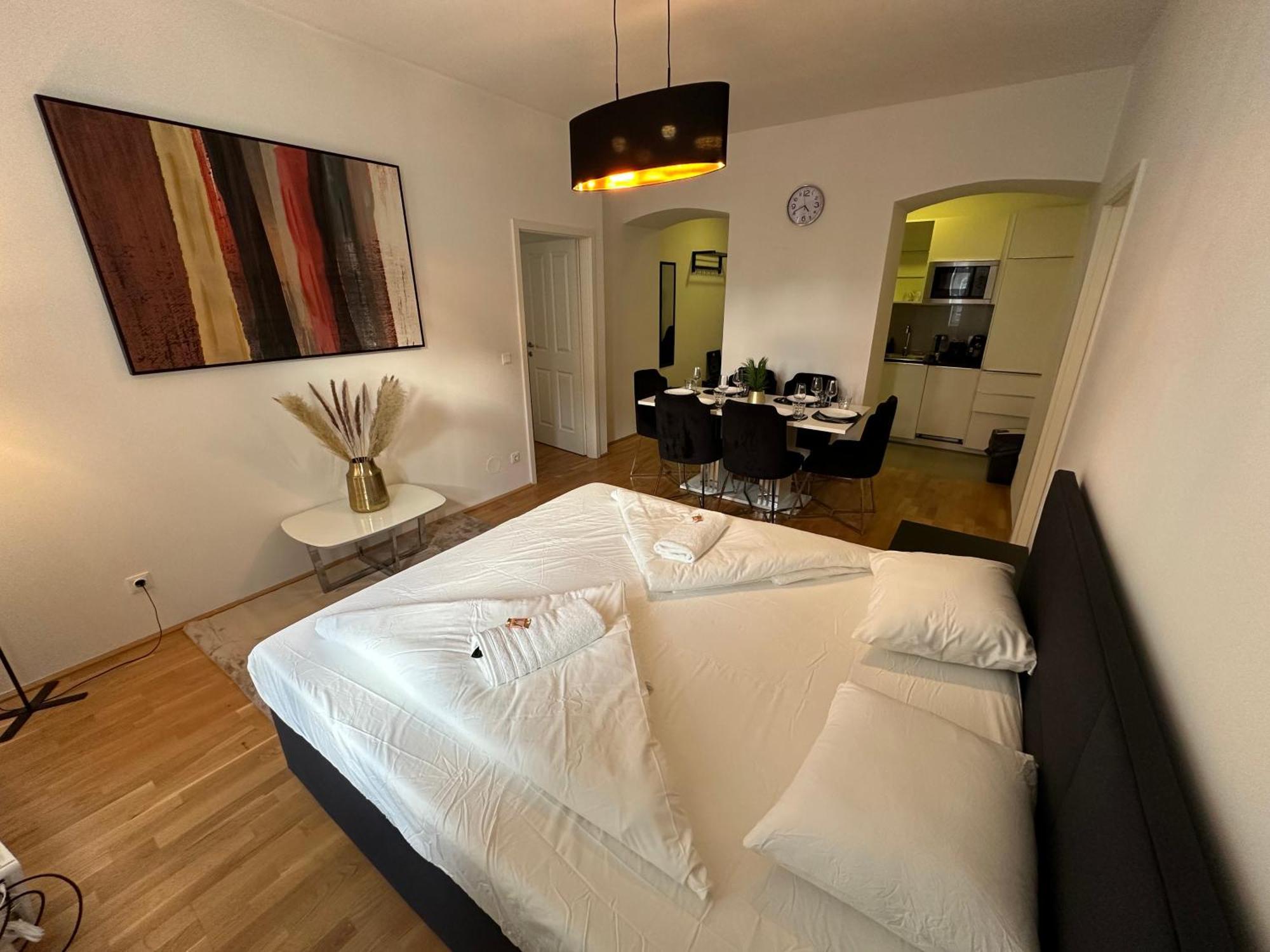 Cozy Three-room 14 Apartment