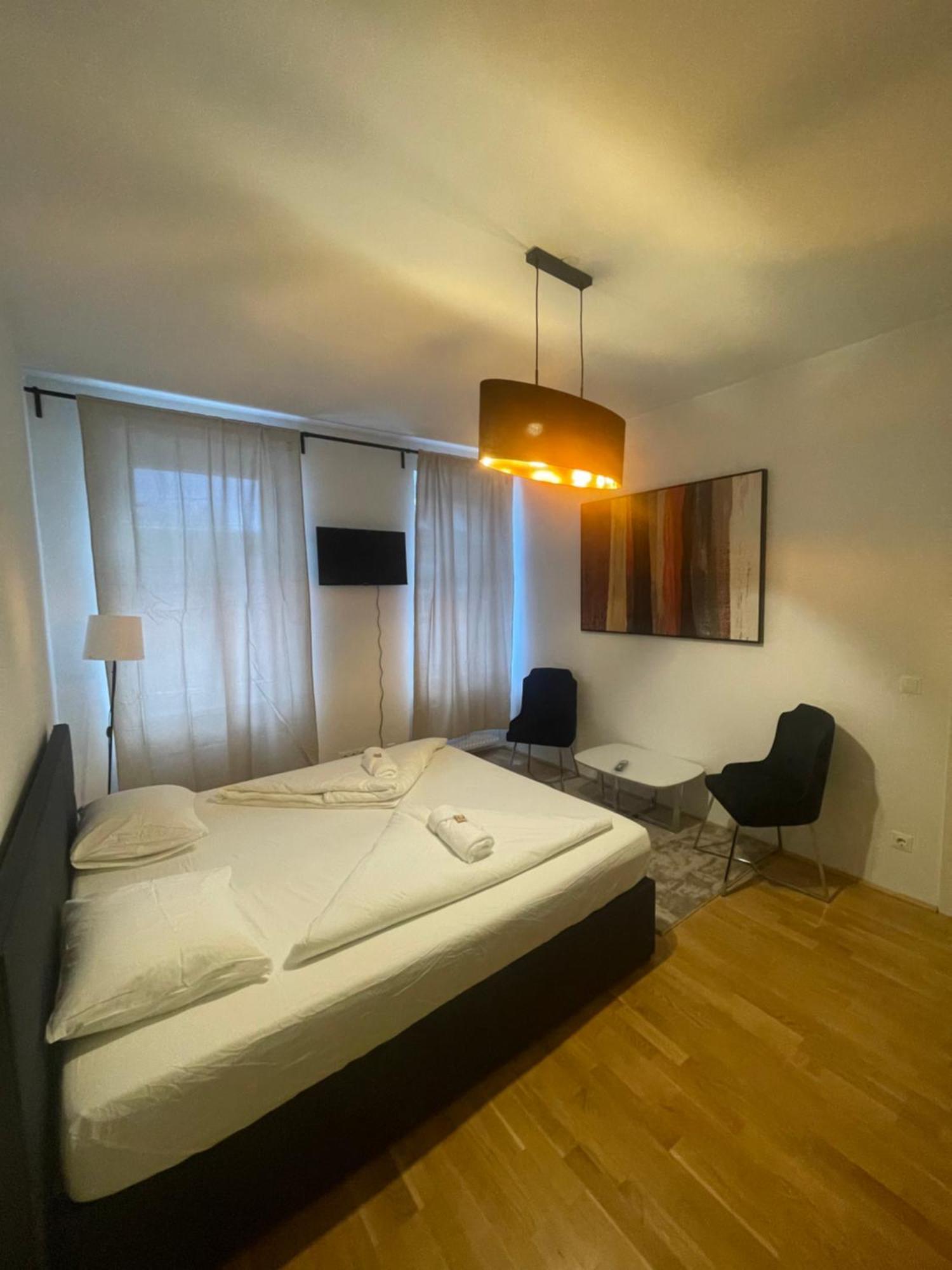 Appartamento Cozy Three-room 14